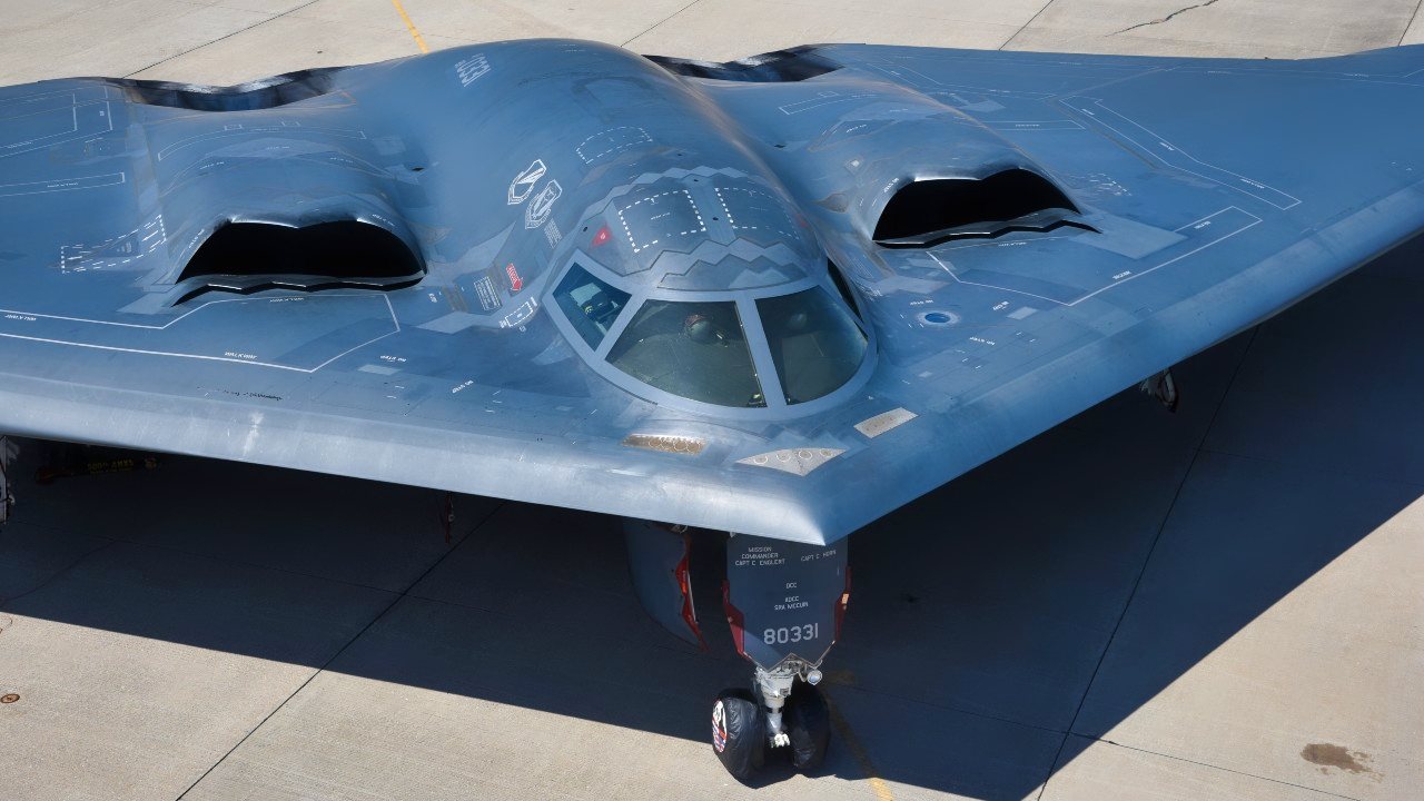 Stealth 'Elephant Walk': The Air Force Showed Off 8 B-2 Stealth Bombers ...